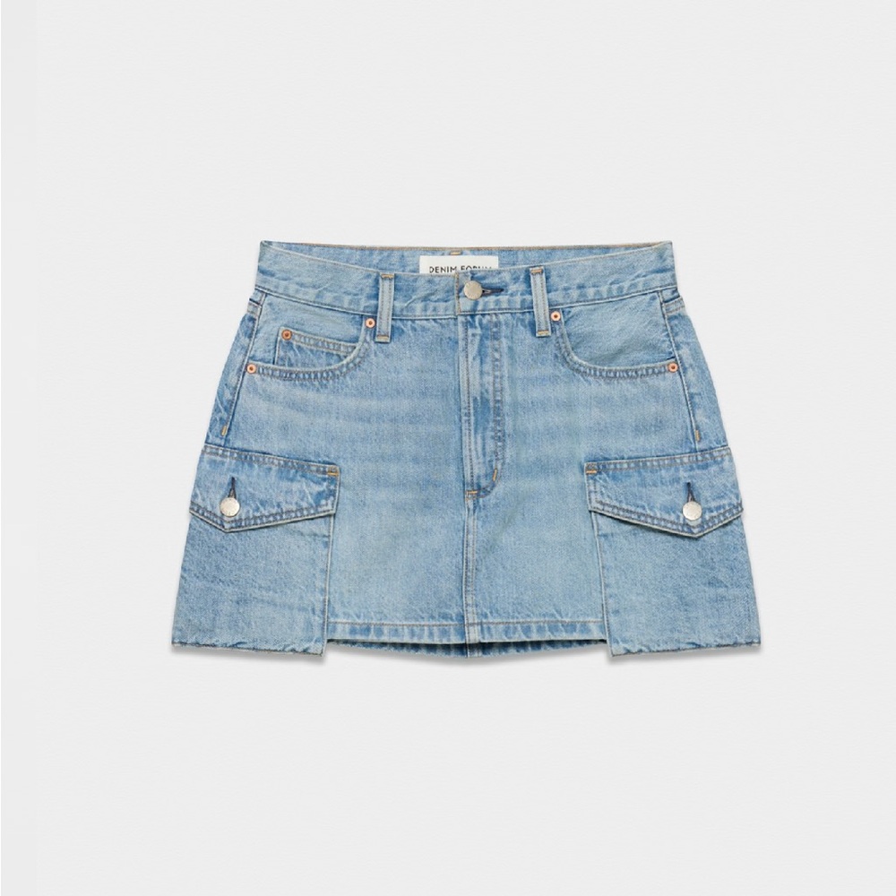Aritzia Denim Forum the 90’s Cargo Mini Denim Skirt in Size 23